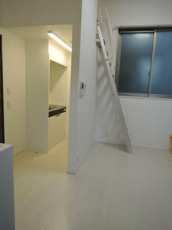 エムズ西荻の居間・リビング