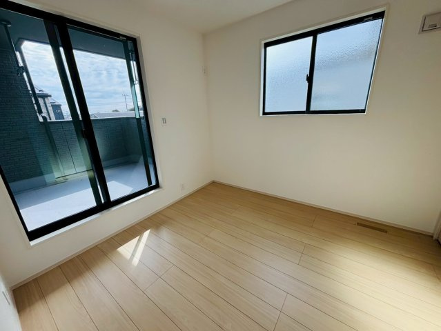 1号棟　新築戸建　富里市七栄　全6棟の洋室