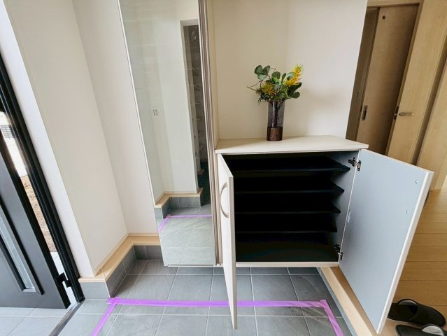 1号棟　新築戸建　富里市七栄　全6棟の玄関