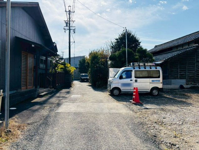 リーブルガーデン　本巣郡北方町加茂　全2区画分譲の前面道路含む現地写真|「現地（2025年11月7日）撮影」　
■前面道路　
■ヤマダ不動産　株式会社リライフ