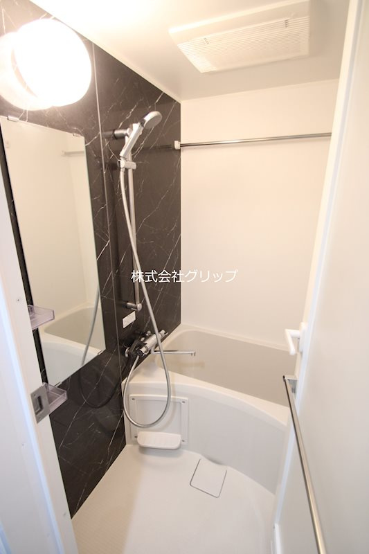 Le'a横濱ウエストステージの浴室