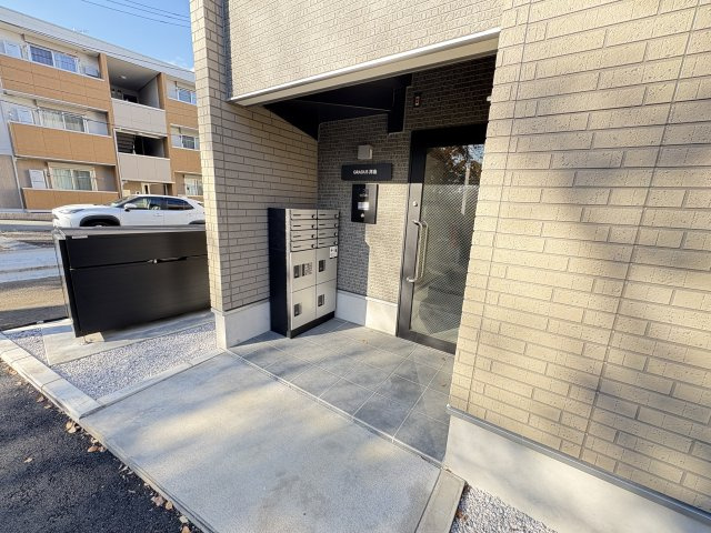 GRADUS拝島のエントランス