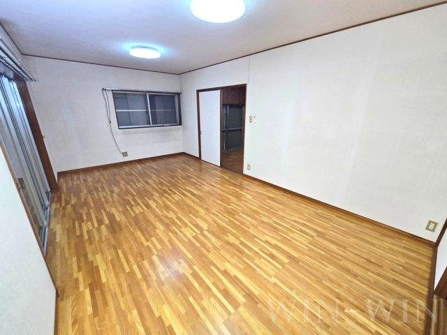 コリーナクラフトの居間・リビング