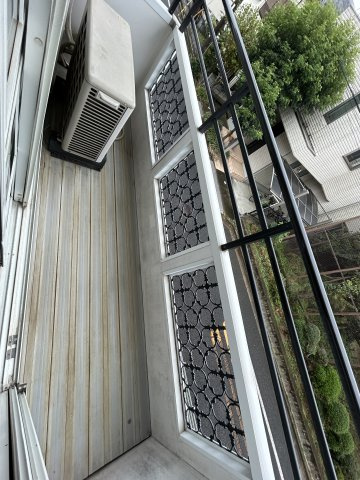 サングリーンの洋室