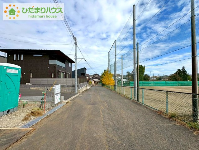 日立市久慈町第25　新築戸建　2号棟の前面道路含む現地写真|前面道路幅6ｍ☆車の出入りもラクラクできちゃいます(^^♪