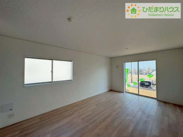 日立市久慈町第25　新築戸建　2号棟のその他|リビング大きな窓からは、暖かな日の光が降り注ぎます・・・