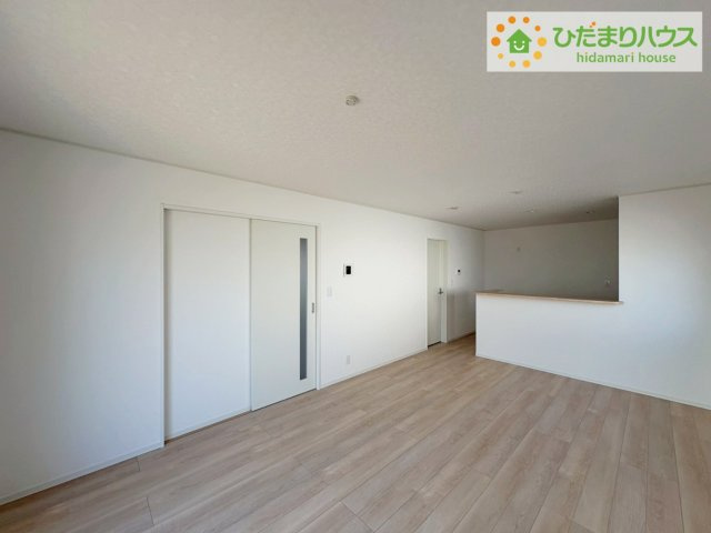 日立市久慈町第25　新築戸建　2号棟のその他|お子様が元気に遊べる広々としたリビングです。