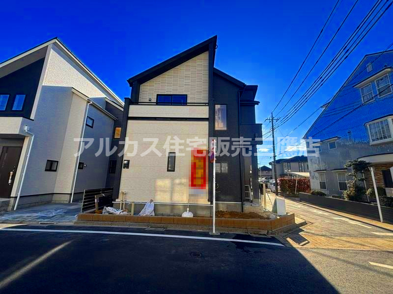 三鷹市大沢５丁目 京王線 調布駅 新築戸建の外観