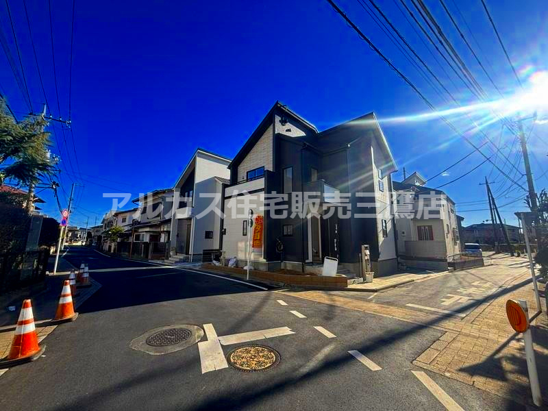 三鷹市大沢５丁目 京王線 調布駅 新築戸建の前面道路含む現地写真