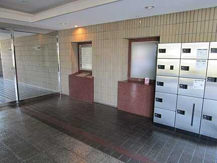 サーパス沼田のエントランス