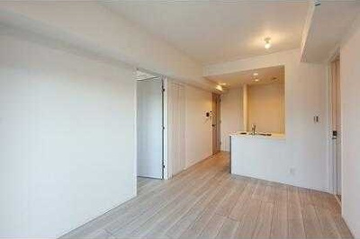 【居間・リビング】 | グランカーサ三ノ輪Ⅱ | 使いやすい居間です