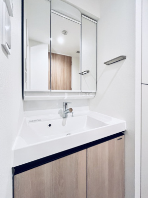 【独立洗面台】 | グランカーサ三ノ輪Ⅱ | 独立洗面台あり、毎朝おしゃれに忙しい女性の方におすすめです