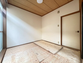 【洋室】 | ※リフォーム中の写真となります。