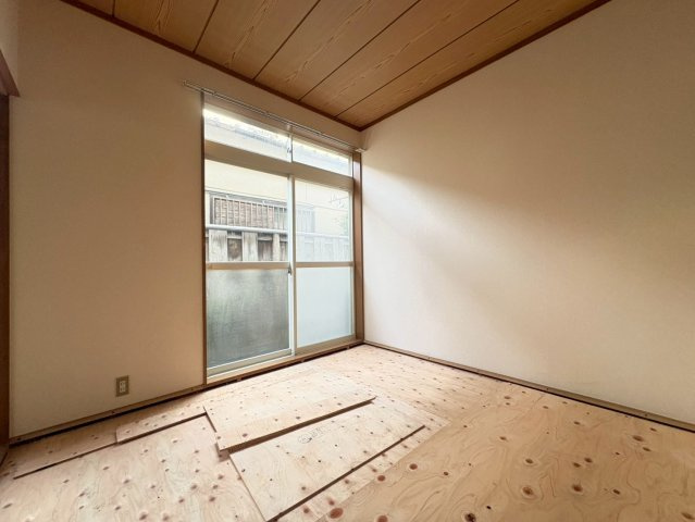 【居間・リビング】 | ※リフォーム中の写真となります。