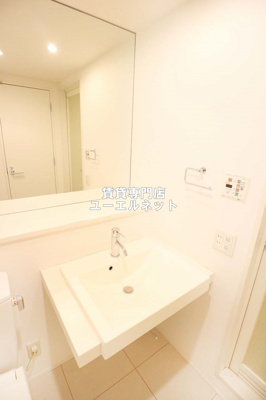 【独立洗面台】 | レジディア江坂 | 清潔感ある独立洗面台で毎日気持ちよく♪