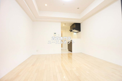 【寝室】 | レジディア江坂 | 明るく開放感のある居室で、自分だけのくつろぎ空間を。