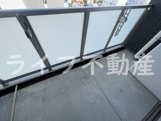 エルシオンのバルコニー|暖かな日差しのふりそそぐバルコニー