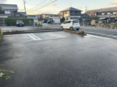 【駐車場】 | ヴィラコートII | 車をお持ちの方に嬉しい駐車場付きの物件です