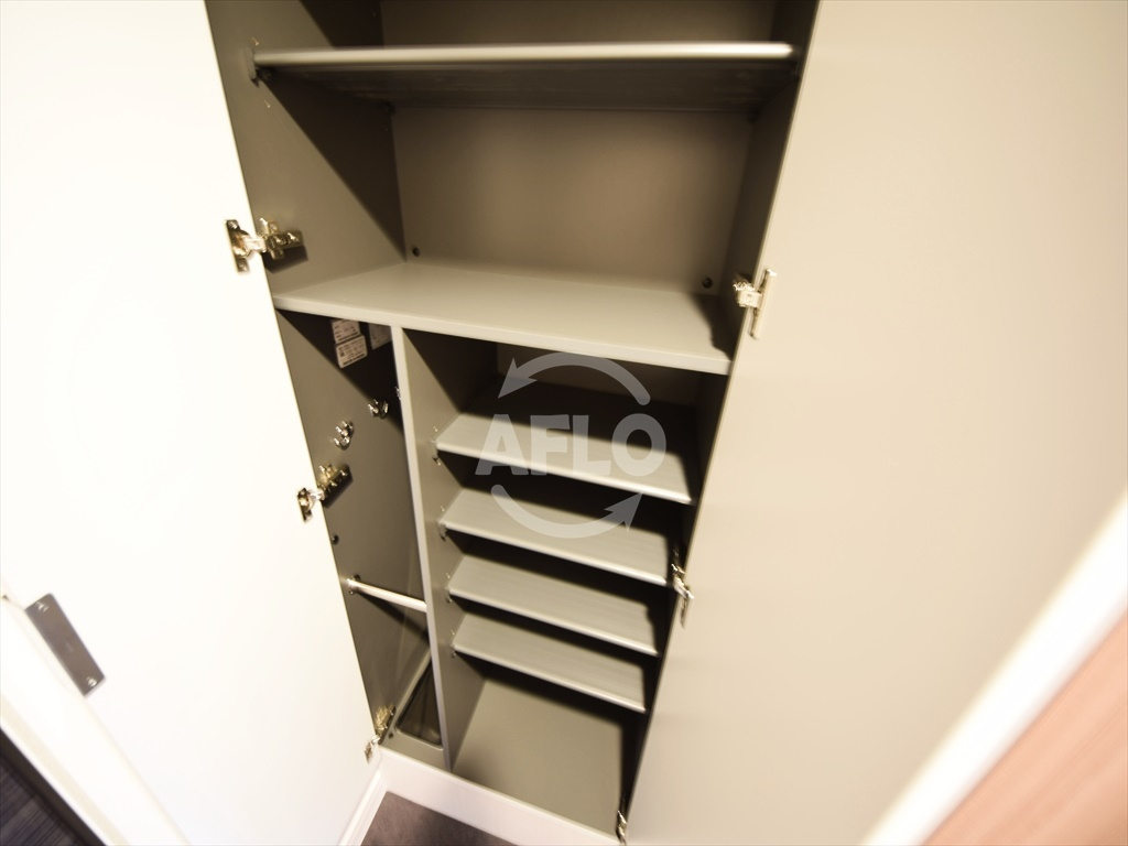 プレサンス大阪天満リバーシアの収納|プレサンス大阪天満リバーシア　シューズボックス