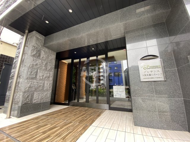 プレサンス大阪天満リバーシアのエントランス|プレサンス大阪天満リバーシア　エントランス