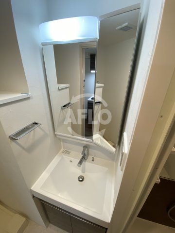 レオンコンフォート天神橋の独立洗面台|レオンコンフォート天神橋　独立洗面化粧台