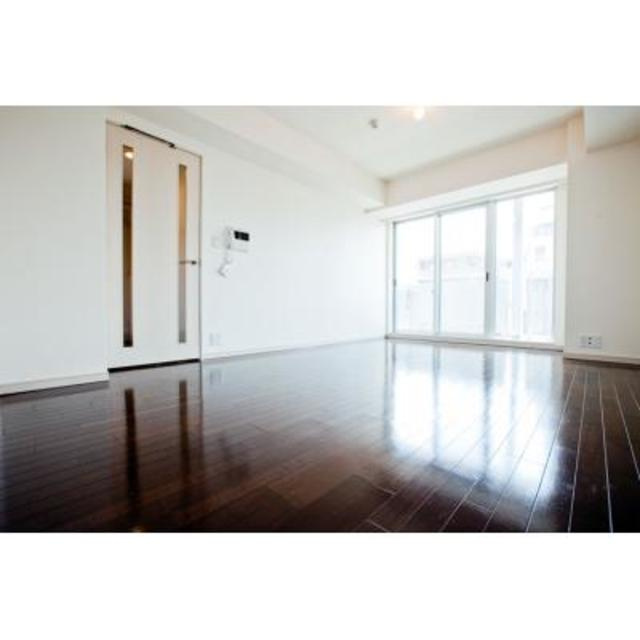 トレステージ目黒の居間・リビング|※写真は同タイプ住戸です。