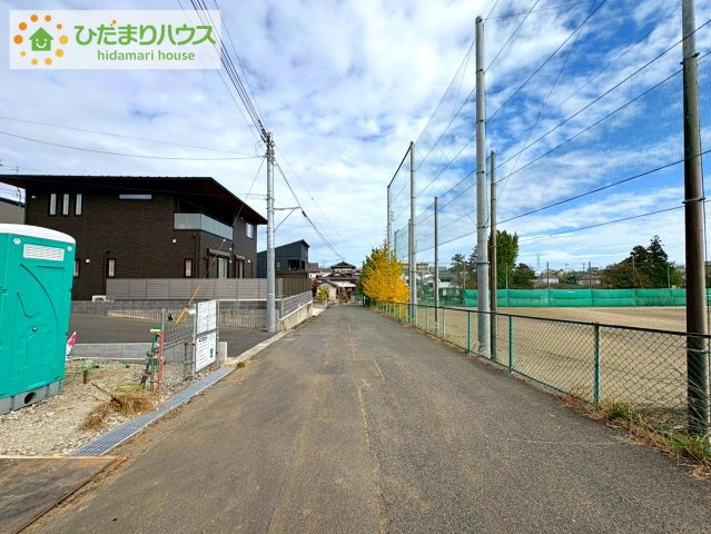 日立市久慈町第25　新築戸建　3号棟の前面道路含む現地写真|前面道路幅6ｍ☆車の出入りもラクラクできちゃいます(^^♪