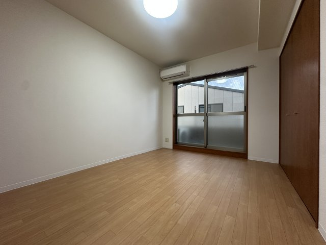 浪速コートの洋室