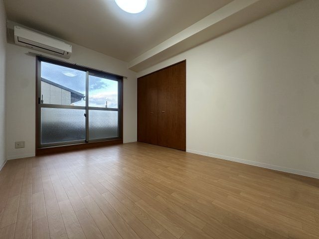 浪速コートの寝室