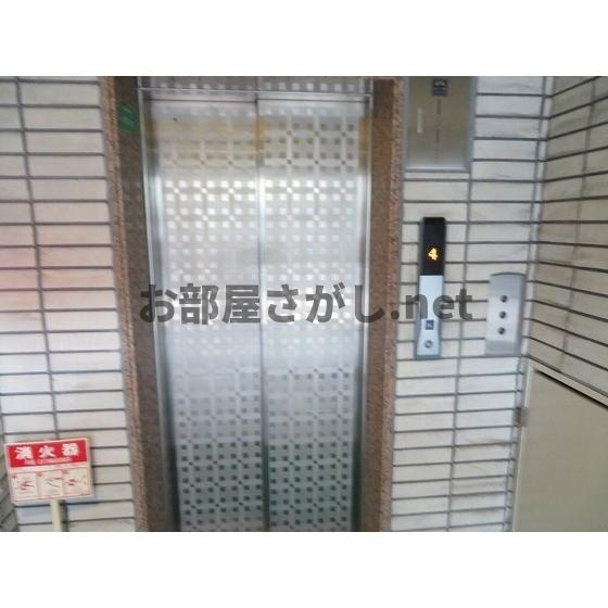 小宮ビルの外観|エレベーター