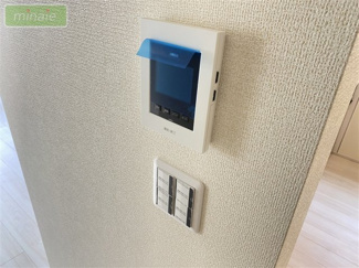 【収納】 | 屋上バルコニー付き　コンビニ3分　屋上バルコニー付き　南葛西　2号棟 | 靴がたくさん収納出来る、下足箱♪同タイプ