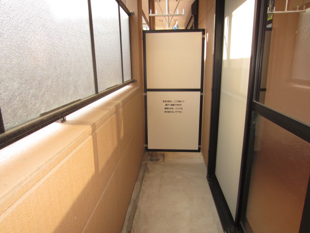 【バルコニー】