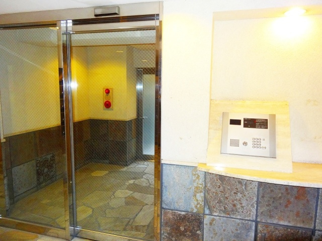 ロイヤルガーデン哲学堂のロビー|オートロック