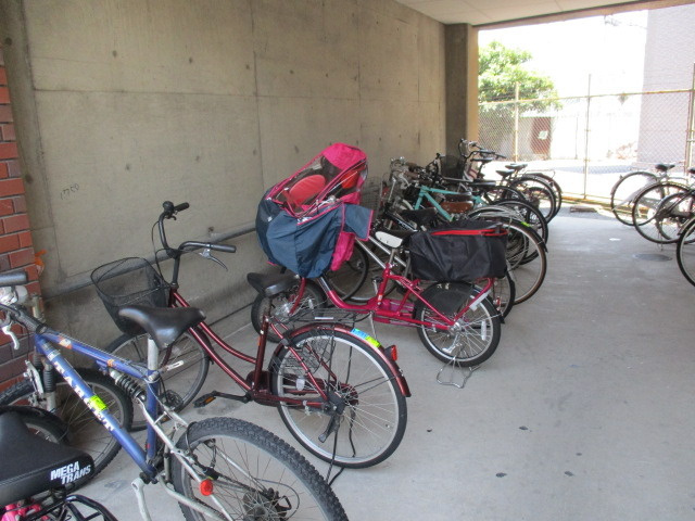 敷地内駐輪場です