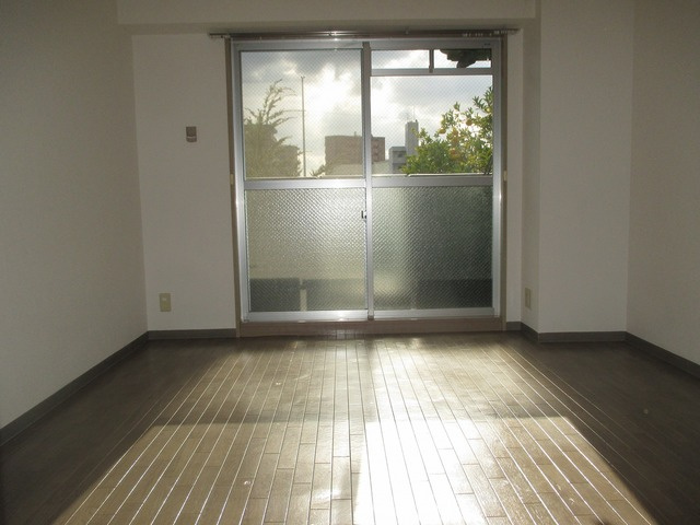 明るくキレイなお部屋です