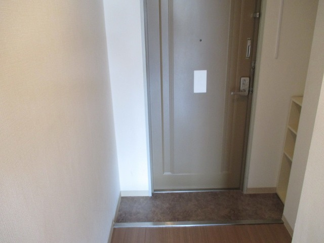 シューズボックスがある玄関です