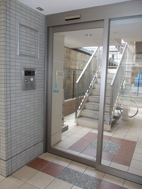 アニュー　タカヒロのエントランス