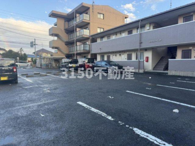 グランドハイム21の駐車場