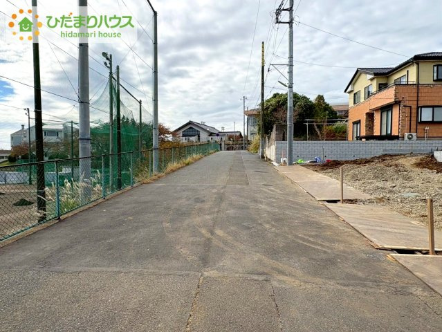 日立市久慈町第25　新築戸建　4号棟の前面道路含む現地写真|前面道路幅6ｍ☆車の出入りもラクラクできちゃいます(^^♪