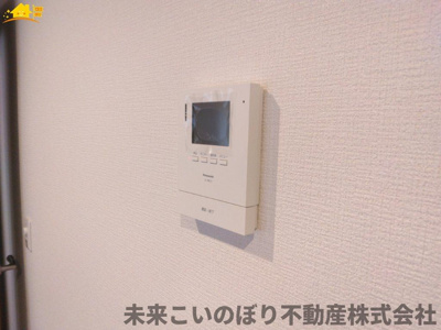 【防犯設備】 | 北本市本町3丁目中古戸建て | TVインターフォンは来訪者の確認にとても便利で安心です。
録画システム付きなので、留守時の確認も可能です。