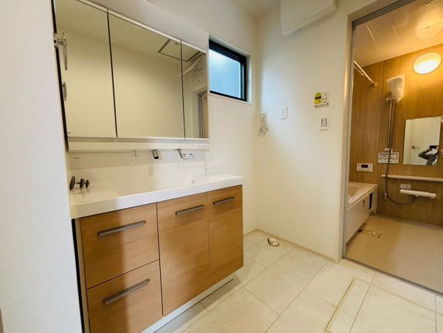 6号棟　新築戸建　富里市七栄　全6棟の独立洗面台