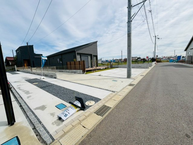 6号棟　新築戸建　富里市七栄　全6棟の前面道路含む現地写真