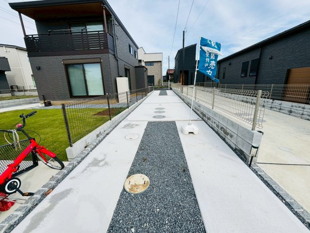 6号棟　新築戸建　富里市七栄　全6棟の駐車場