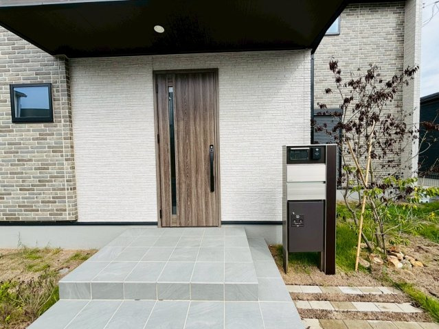 6号棟　新築戸建　富里市七栄　全6棟の玄関