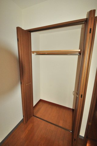 大阪市城東区関目１丁目の賃貸マンションの収納