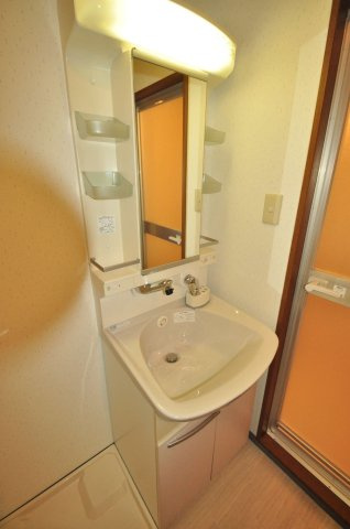 大阪市城東区関目１丁目の賃貸マンションの洗面所