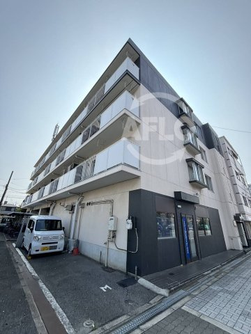 スリースター鶴町