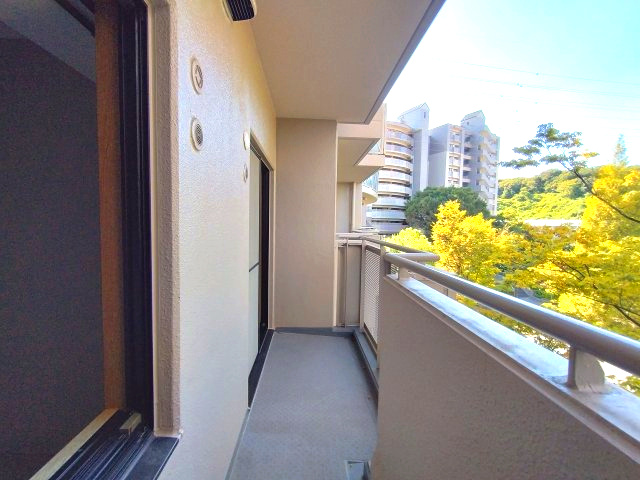 シンフォニアみなみが丘イーストコートD棟のバルコニー|バルコニー　ご都合のよろしい日時に現地をご案内させて頂きます！是非、お問い合わせお待ちしております!!