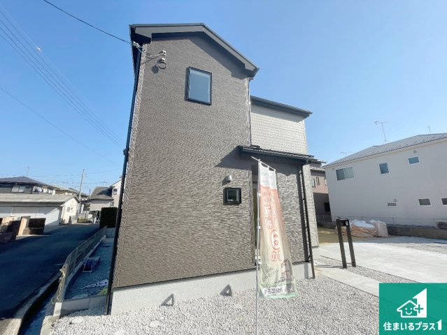 東近江市昭和町　第1期　新築一戸建てのトイレ|シンプルなトイレは落ち着く空間！お手入れも簡単です！