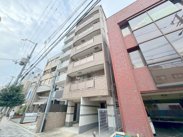 UTマンション東三国の外観